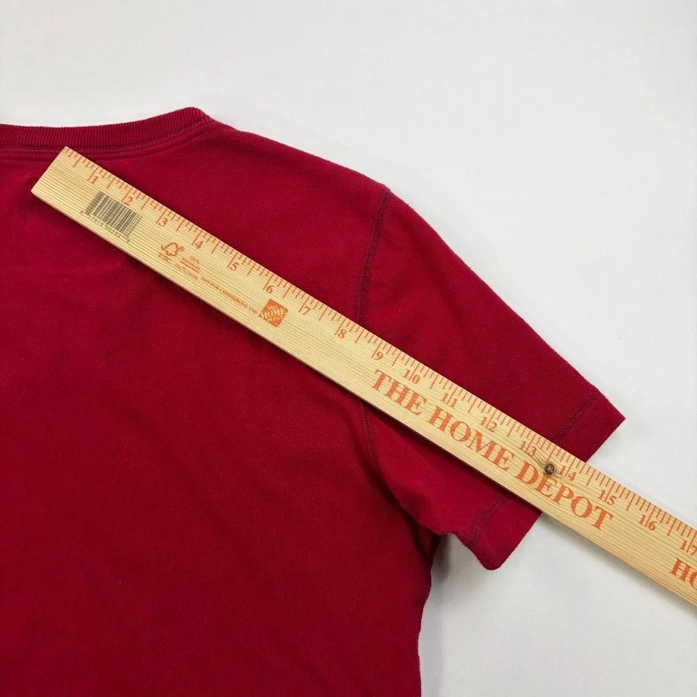 Y2K Aeropostale V-Neck Graphic T-Shirt Mens XS Red Aero NY Applique Cotton Tee